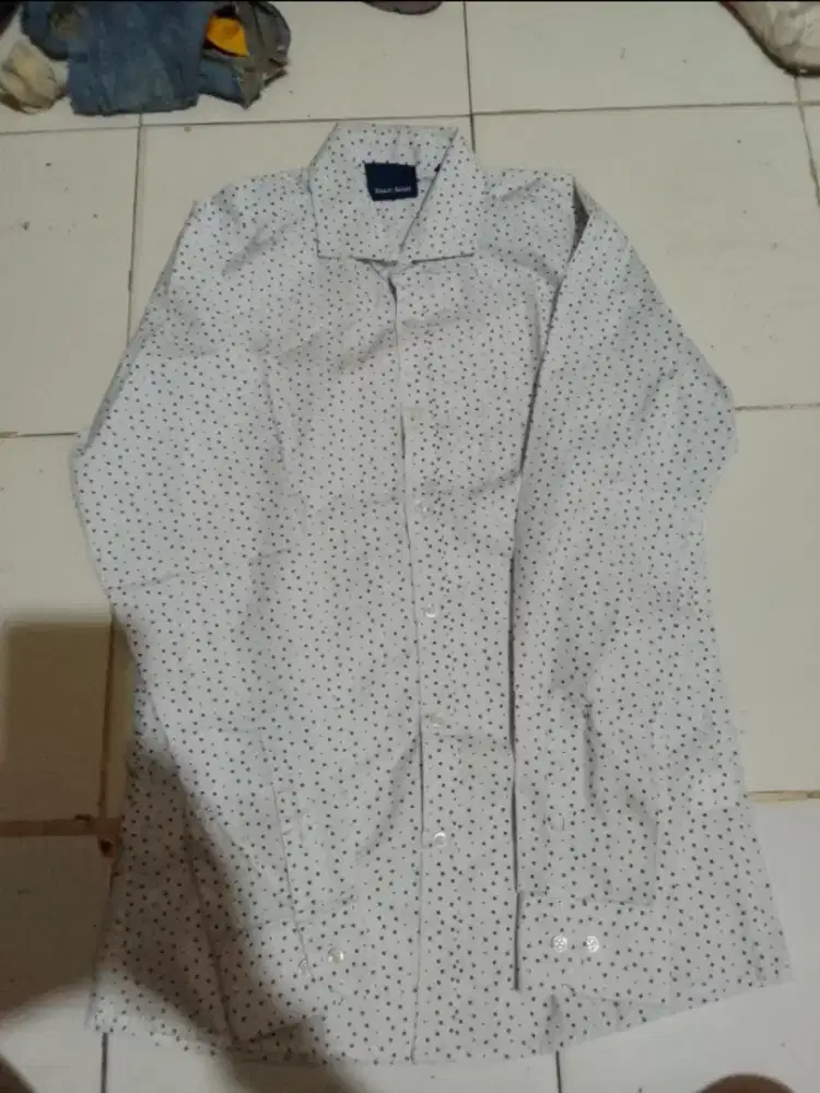 Kemeja dan kaos pria