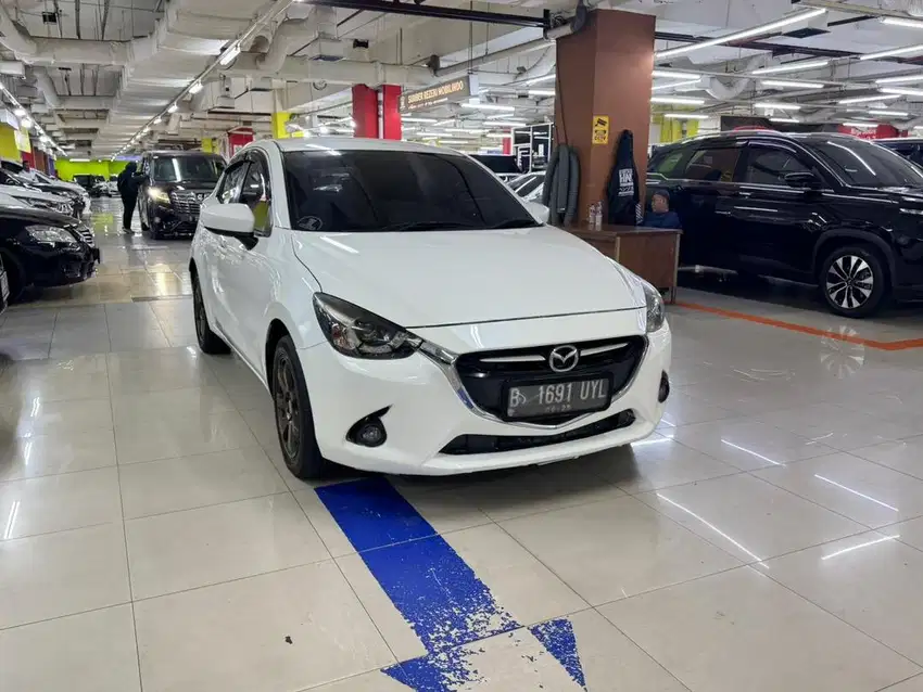 Mazda 2 R 2014 AT