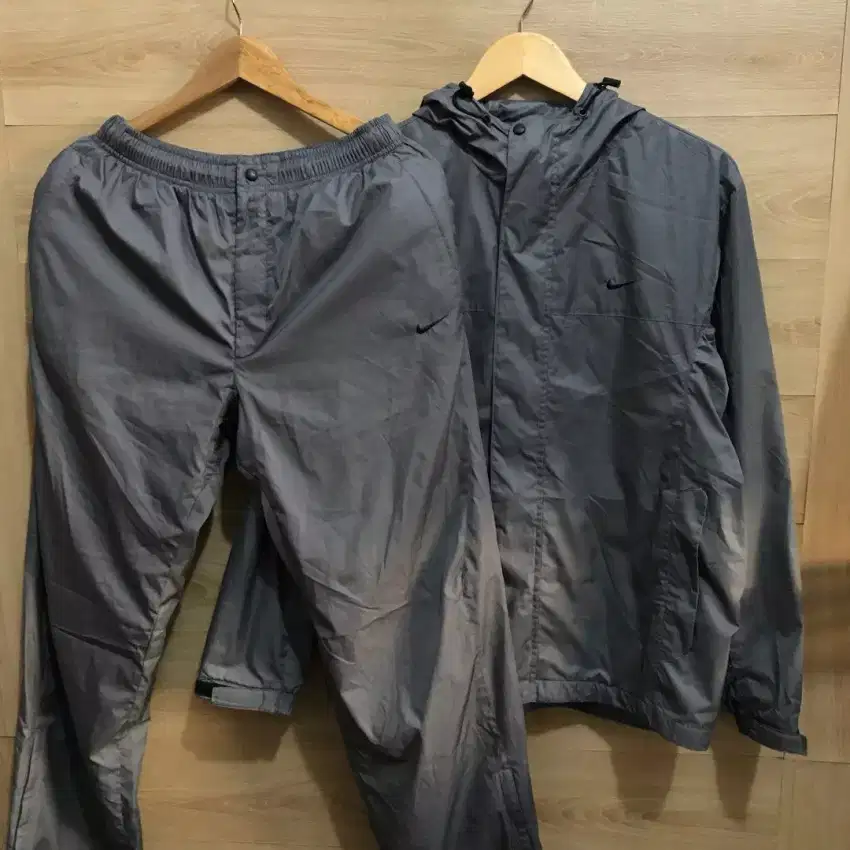 Nike training tracktop trackpants olahraga size M/L