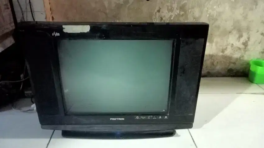 Tv tabung 21in merk polytron normal