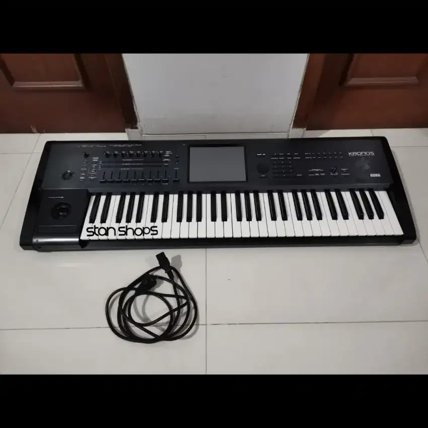 Korg Kronos 61 Key Synth Synthesizer Roland Yamaha Nord Fantom Motif