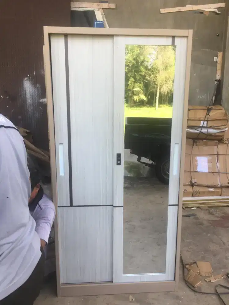 Lemari baju besi minimalis / lemari pakaian besi / lemari besi
