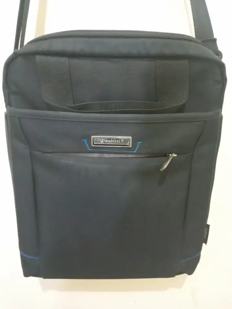 Tas slempang Paviotti original hitam