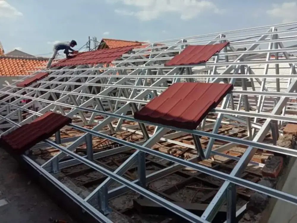 Baja Ringan 0,75 mm Genteng Metal Pasiran 0,3 mm Bongkar Atap Lama