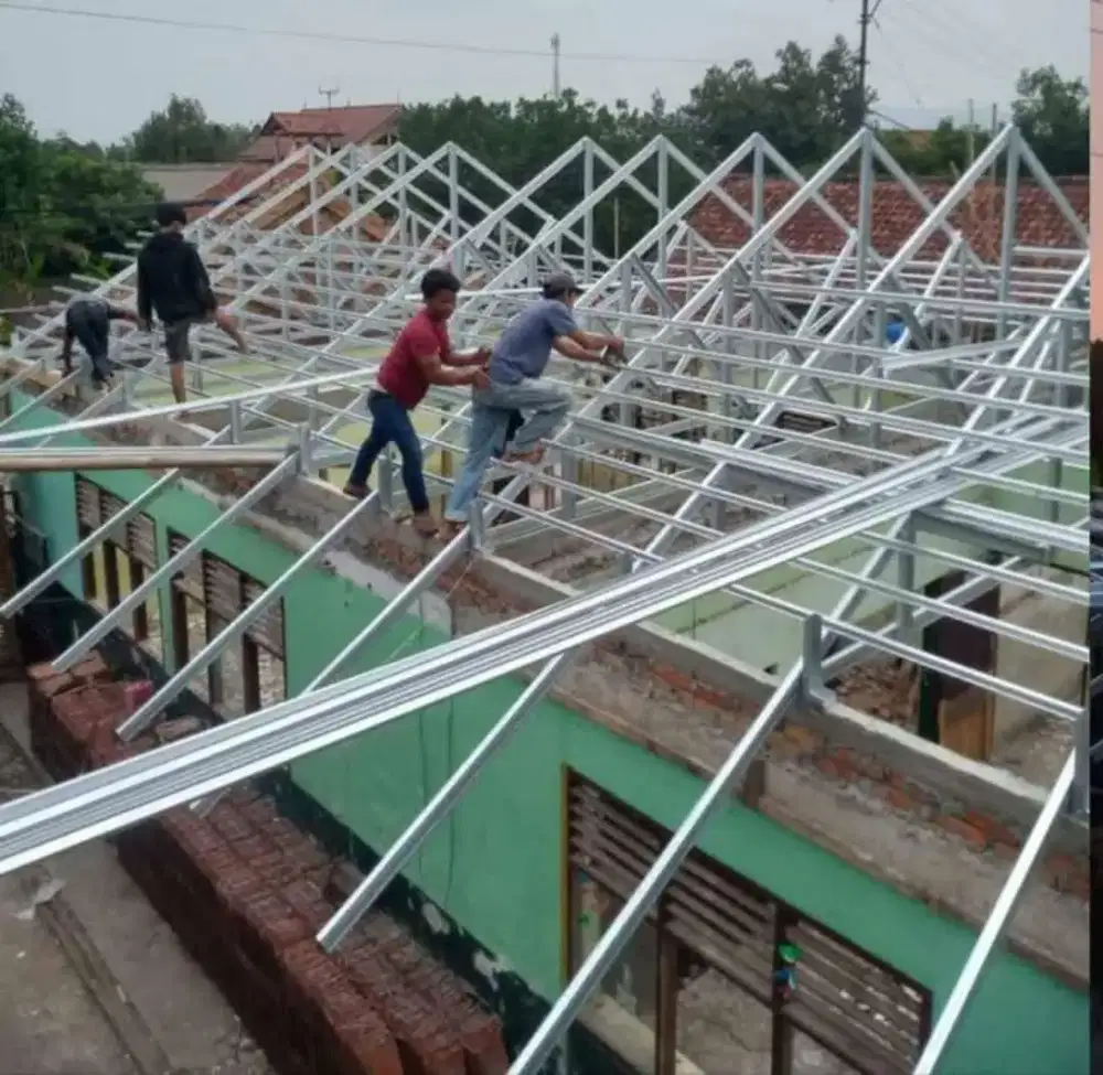 Rangka Baja Ringan Atap Genteng Metal Pasiran Bongkar Atap Lama