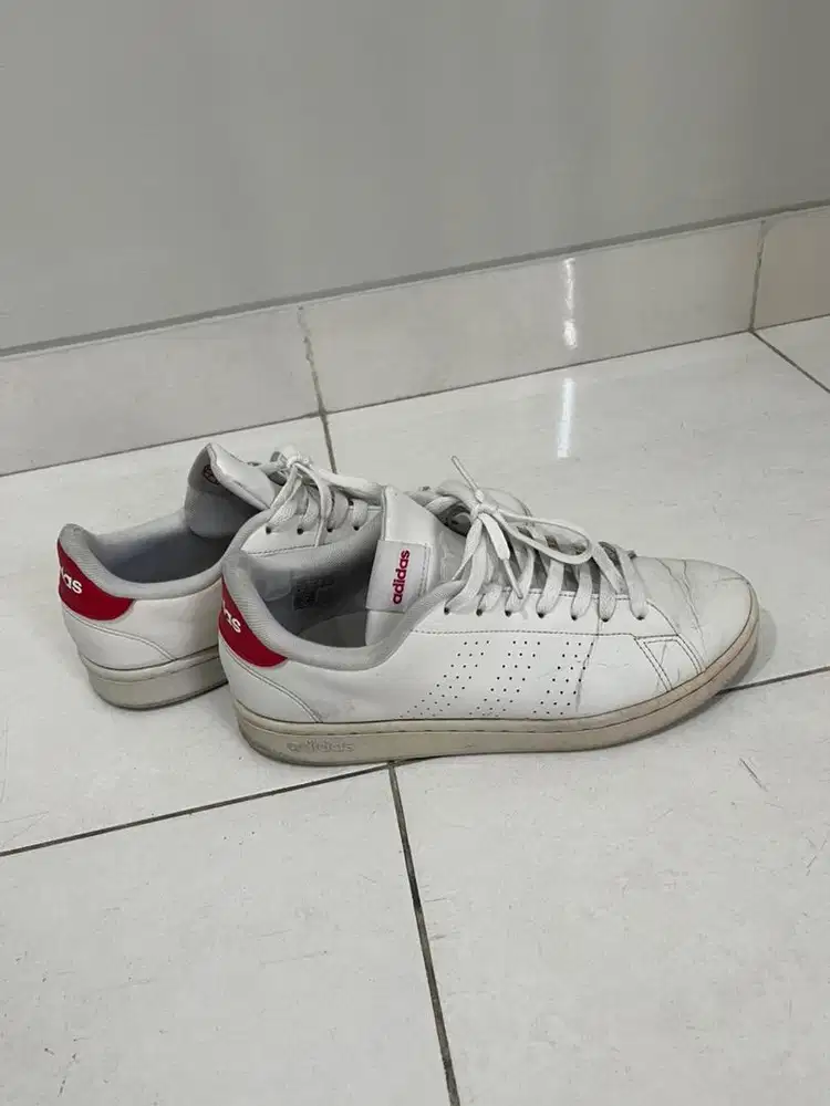 Sepatu adidas casual