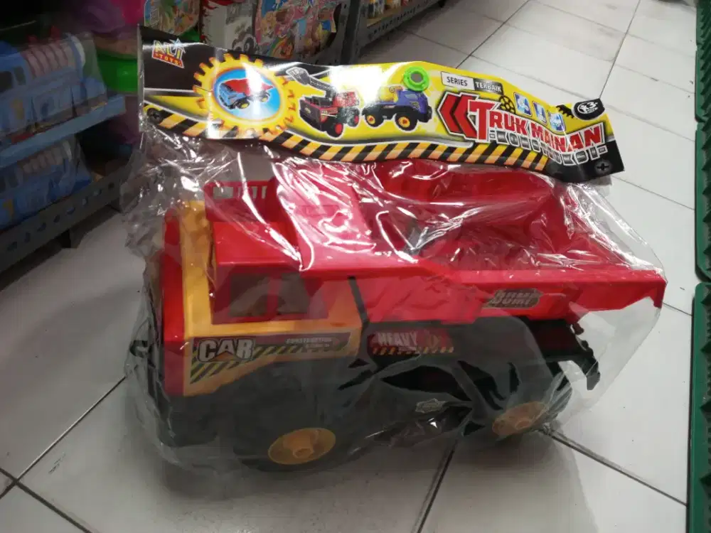 Mainan anak truk dump obeng