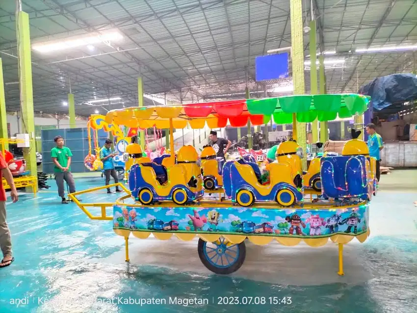 Odong Kereta Panggung Minion