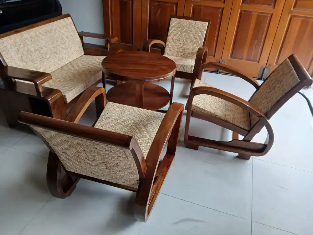 Kursi Antik Jadul Sedan Letter D Cirebonan