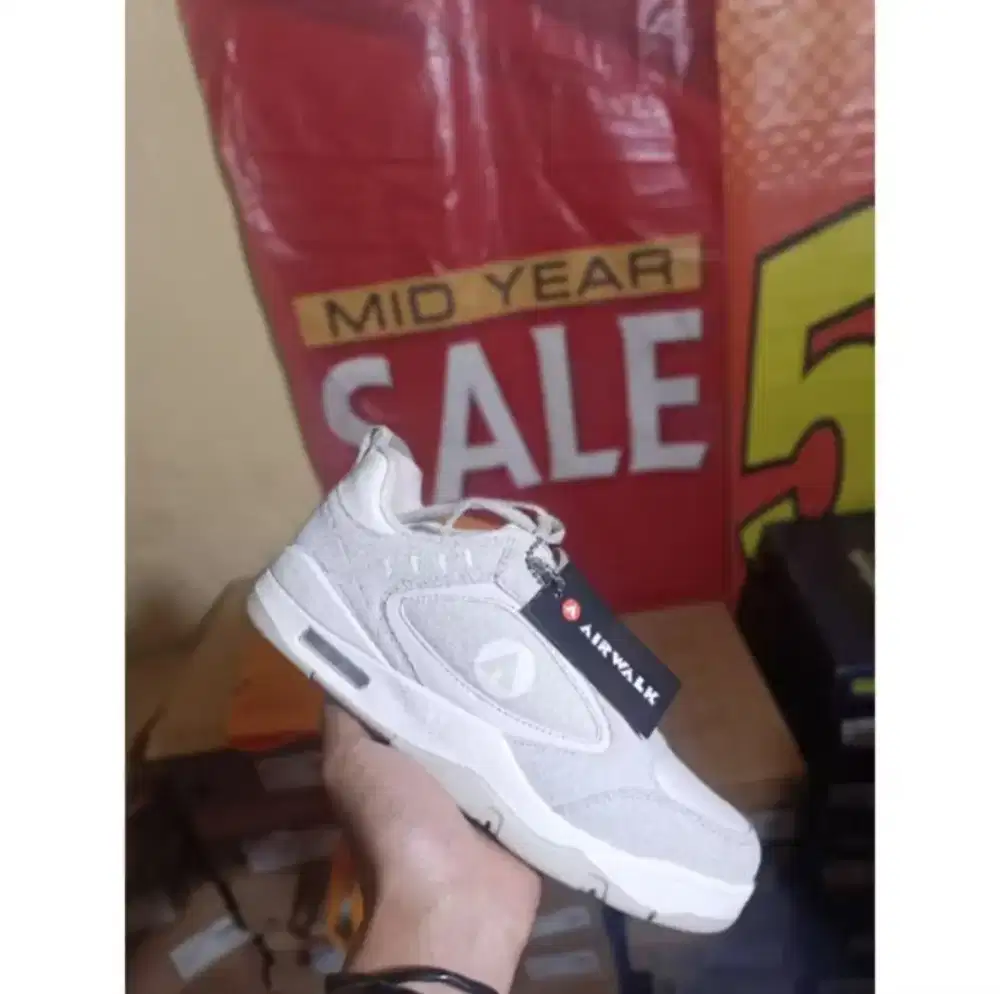 Sepatu Airwalk fullwhite
