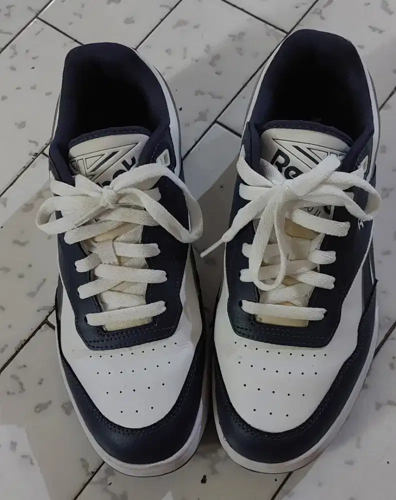 Preloved Sepatu Reebok ukuran 40