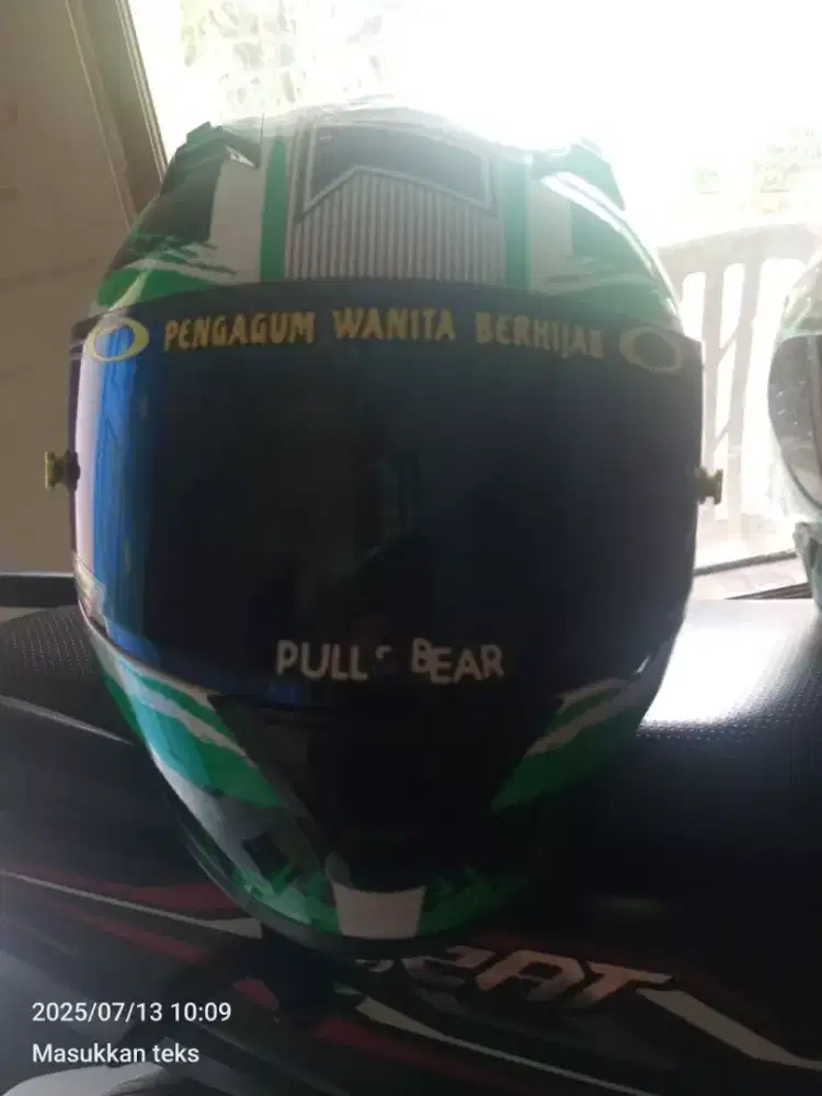 Di jual helm r10