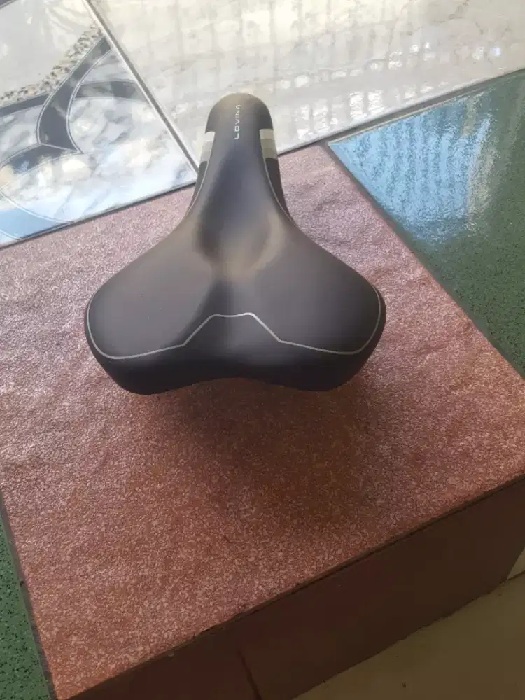 Jok sepeda bawaan sepada merk lovina mulus