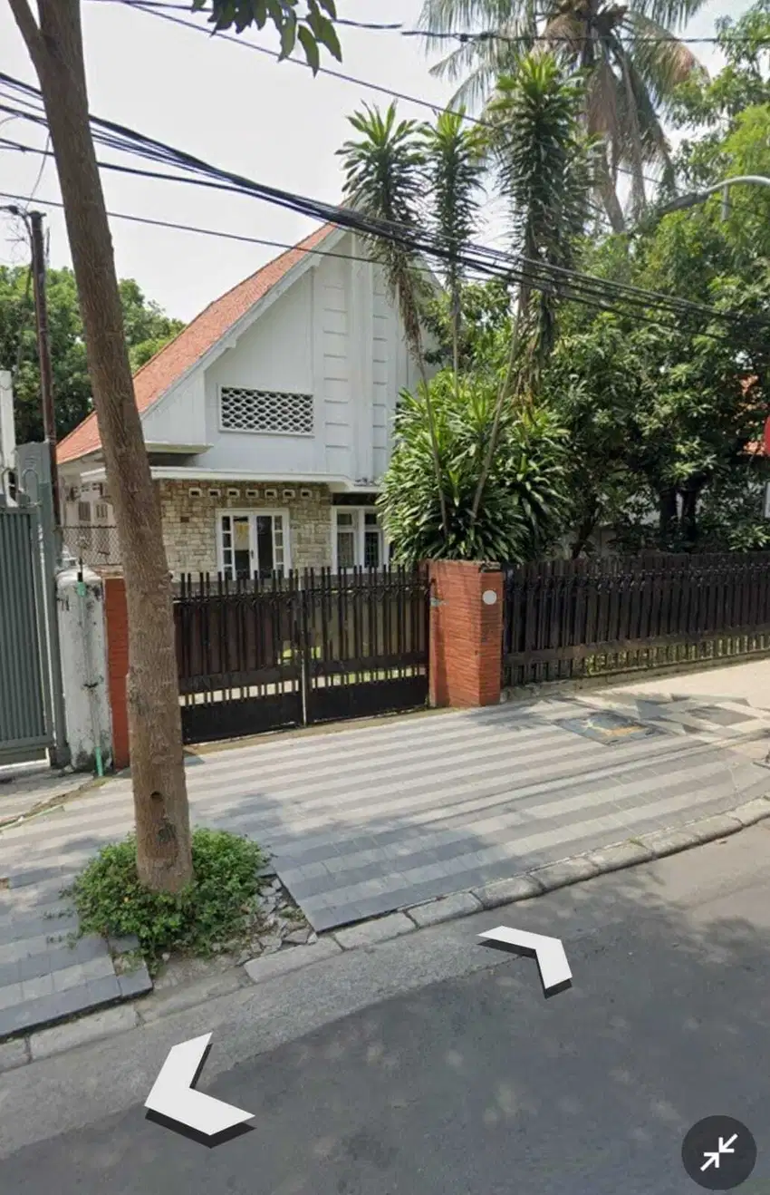 Bangunan Belanda di Area Komersial Tengah Kota Surabaya, Dr. Soetomo
