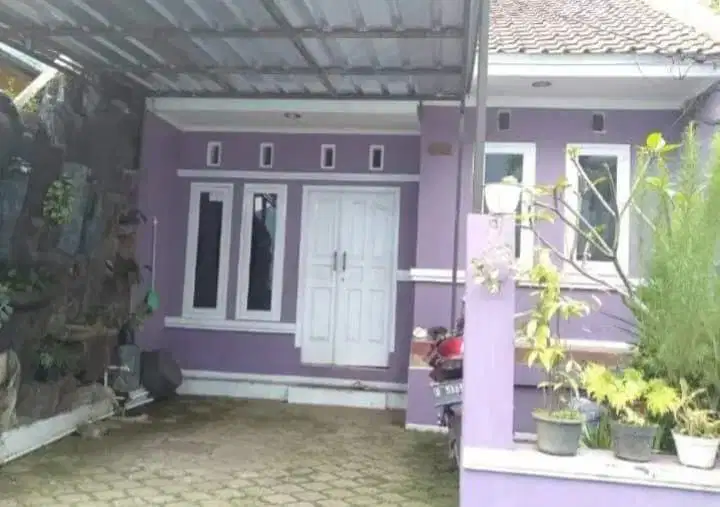 Jual rumah terawat lokasi strategis dekat stasiun Padalarang