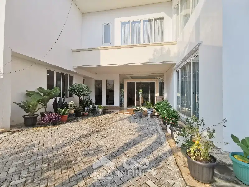 RUMAH MEWAH MAINROAD PLUIT RAYA