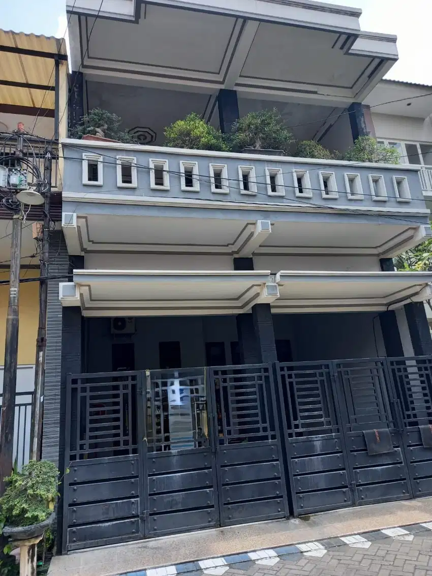 Rumah Furnished Dekat Tol Perumahan Gunungsari Indah Wiyung Surabaya