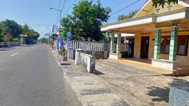 BU Banting Harga Di jual Rumah Strategis Pinggir jalan di Kota Blitar