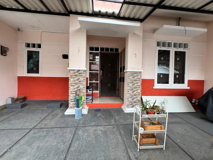 Di Jual Rumah di Regency Melati Mas.