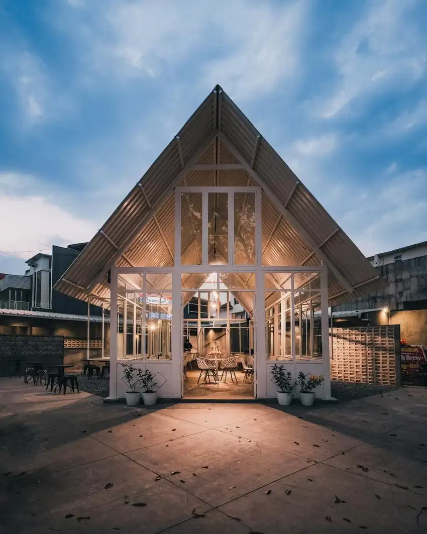 Cafe Aktif Di Turangga Plus Perlengkapannya