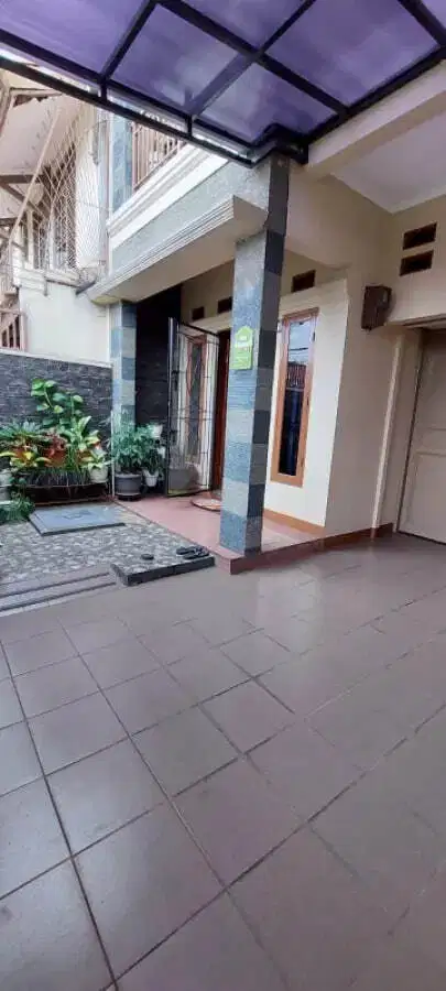 Rumah Minimalis 2 Lantai Siap Huni di Turangga