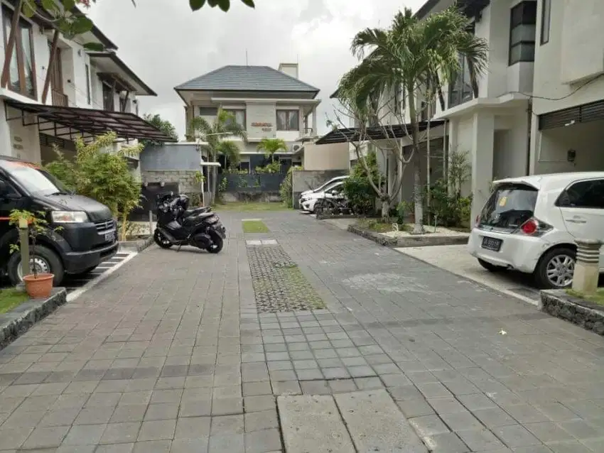 Sale villa one gate security,furnish dewi sri legian kuta dekat pantai
