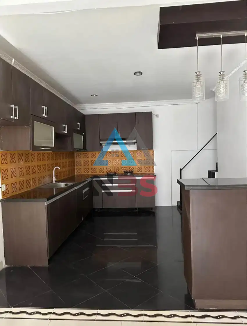 Dijual rumah 2 lantai Baru renovasi  Lokasi taman griya  Jimbaran Kuta