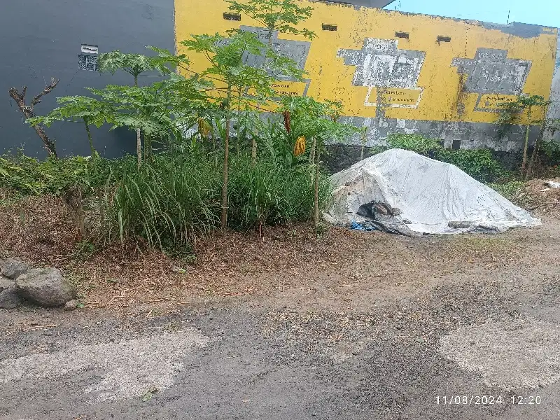 Tanah di dekat jalan utama di Penarungan Badung