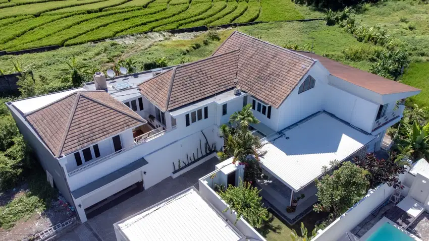 Dijual villa lantai 2 view sawah canggu brawa