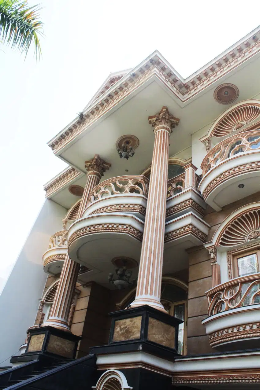 Luas Tanah 455 m2, Mewah Classic, Artha Gading, Rumah di Kelapa Gading