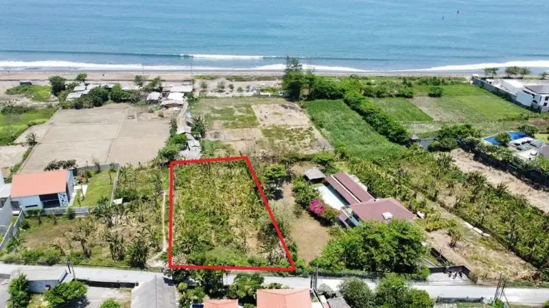 Tanah view laut 100 meter dari pantai, akses jalan 7 meter