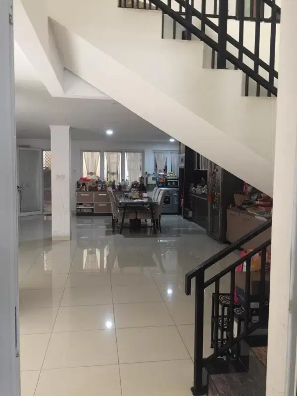 Rumah Terawat Rapih Siap Huni dengan LT 200m2 di Sunter Karya Barat