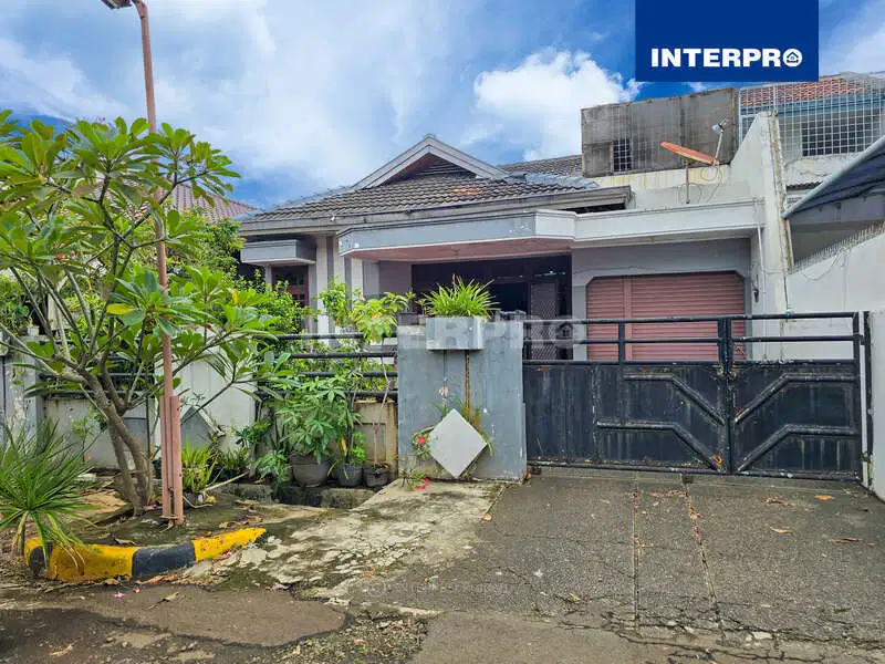 Rumah Dijual Hitung Tanah Jarang Ada Intercon Taman Kebon Jeruk