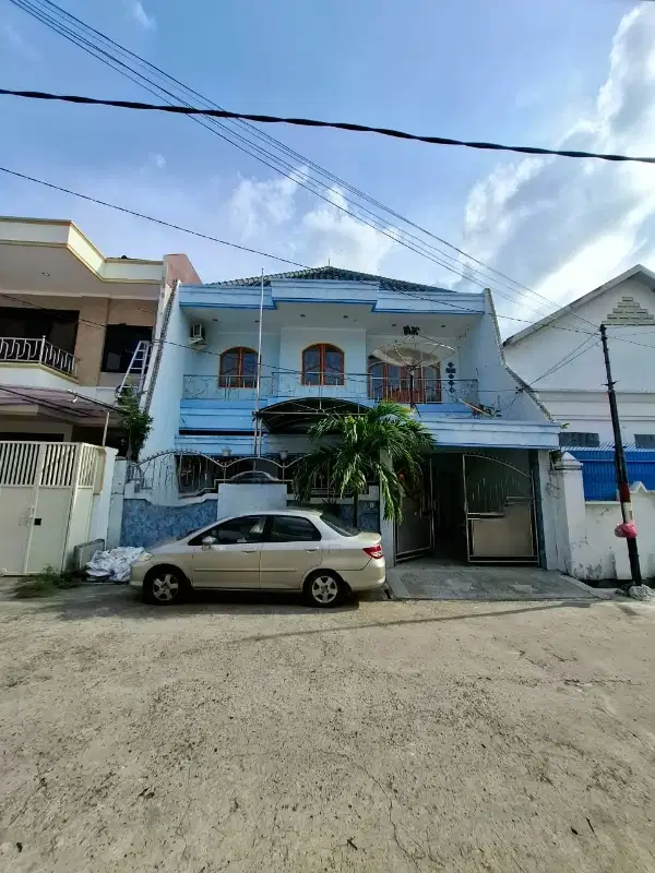 Dijual rumah siap huni 2 lantai Babatan Pantai