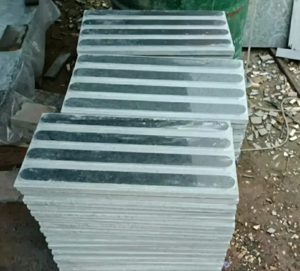 Granit Alur Untuk Pemandu Arah Tuna Netra