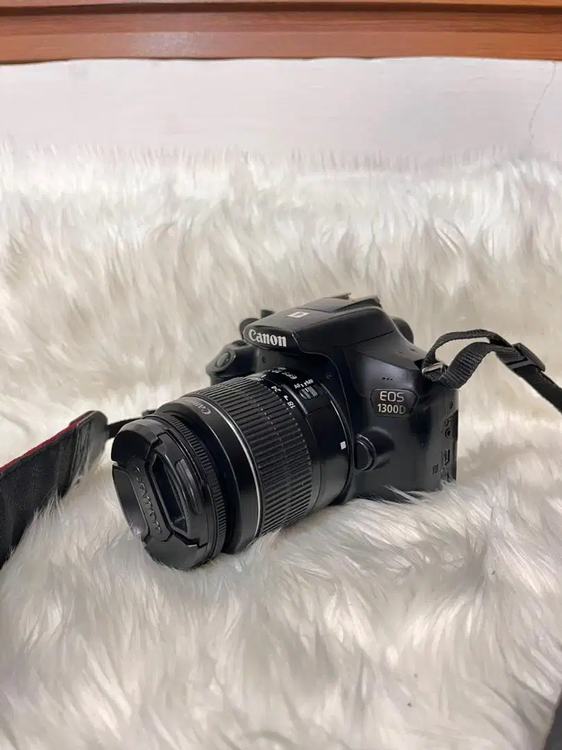 CAMERA CANON WIFI EOS 1300D