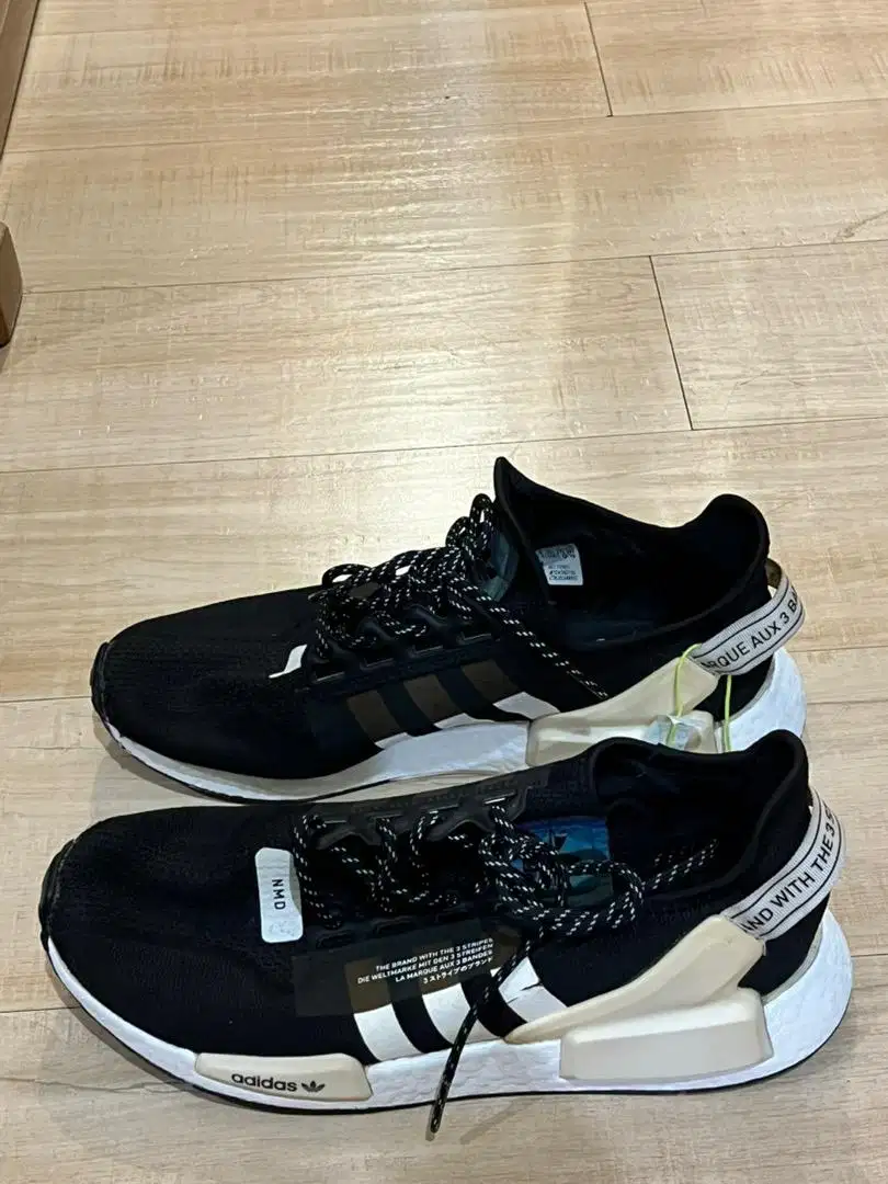 NMD R2 V2 Black and White