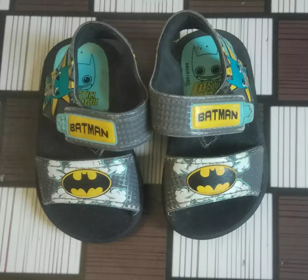 Sepatu balita laki masih bagus