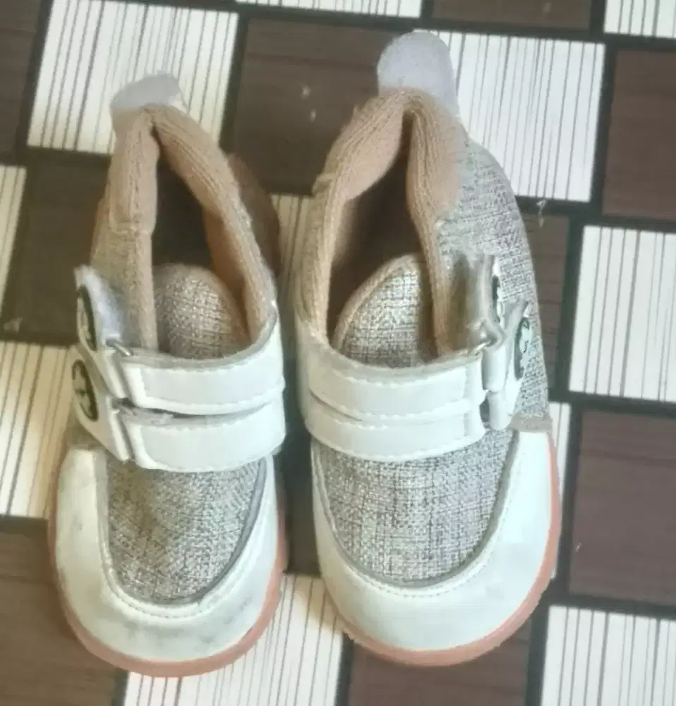 Sepatu balita laki size 23