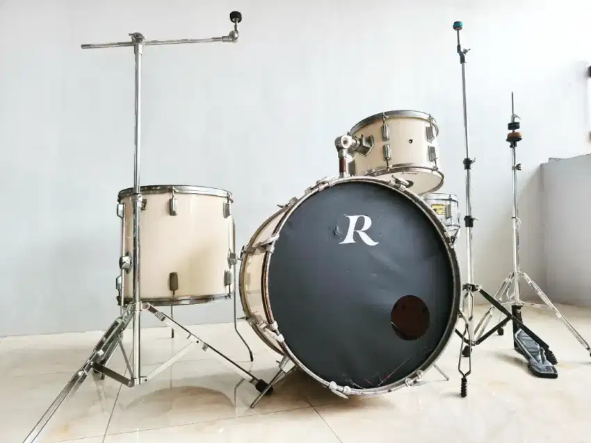 Rolling Deluxe Vintage 4pcs Drum Set