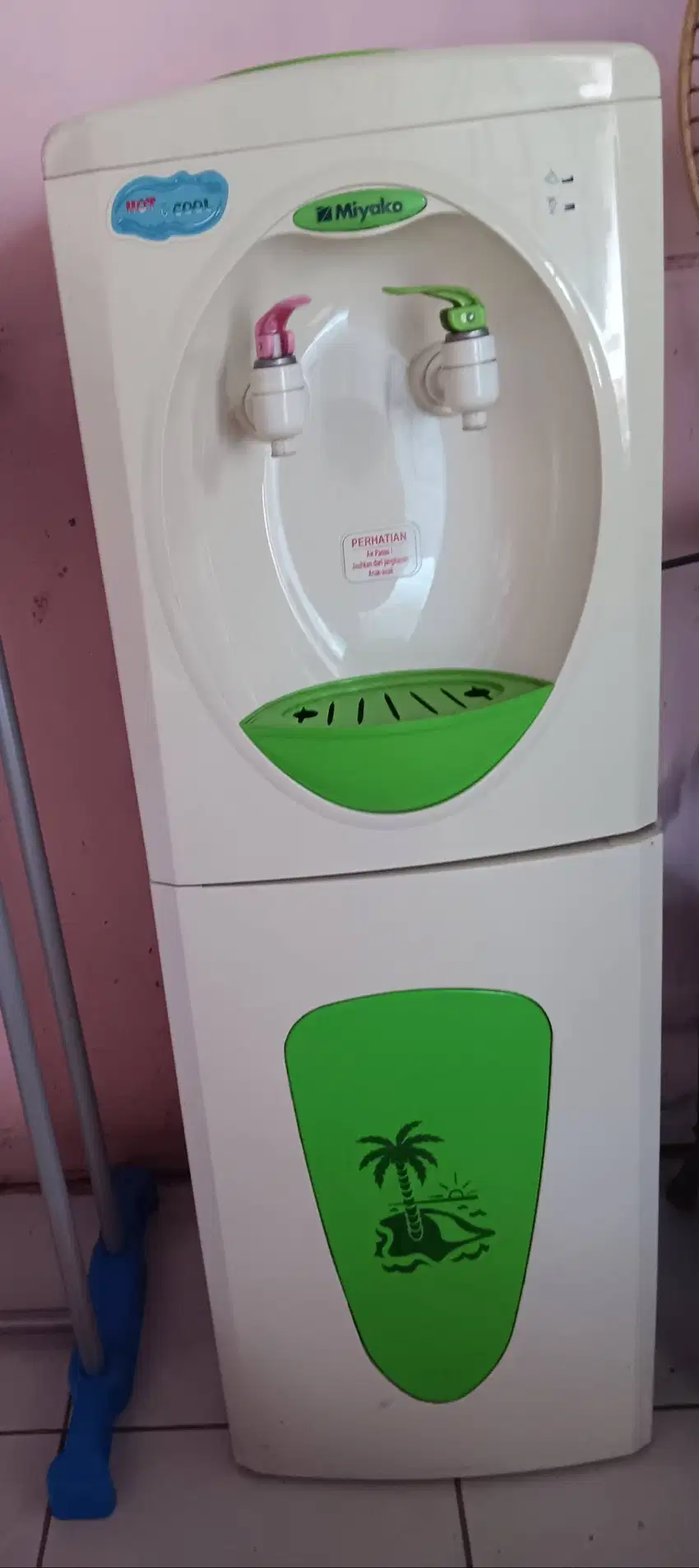 Dijual murah dispenser berdiri
