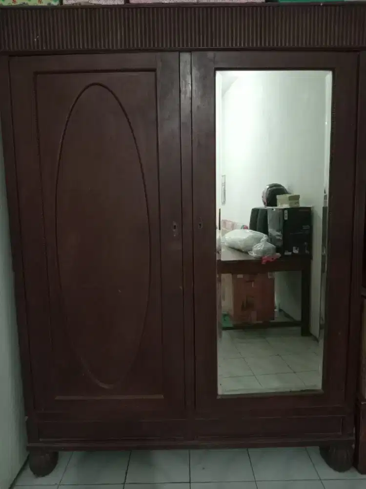 Lemari baju jati kuno antik vintage koleksi tahun 1920 an