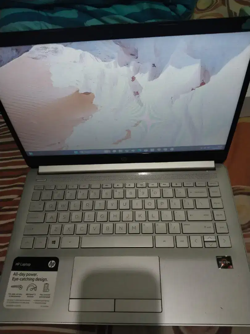Laptop Hp 14 AMD RYZEN 3 3250u RAM 8GB SSD256+HDD1TB
