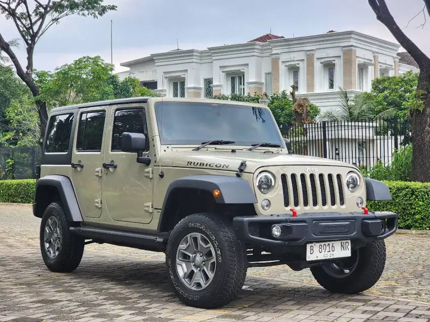 JEEP RUBICON FINAL EDITION 3.0 AT BENSIN 2018 RARE COLOUR PERFECT !!