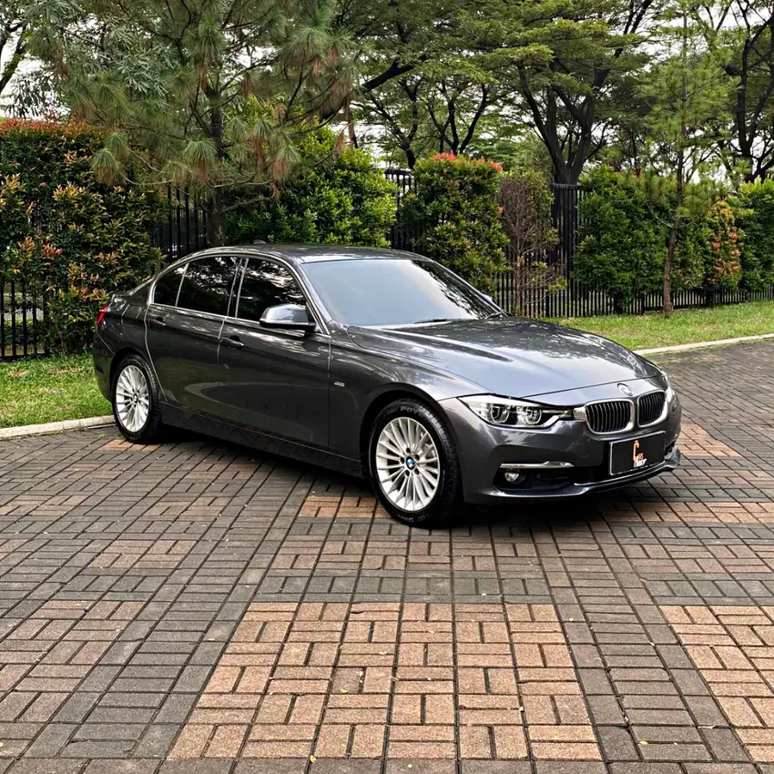 BERGARANSI! BMW 320i Luxury 2019 facelift 2018 f30 lci Sangat Terawat