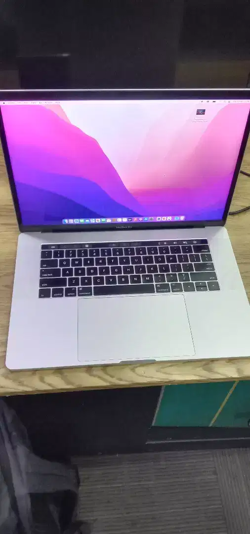 di beli macbook pro macbook Air dalam kondisi bagus rusak