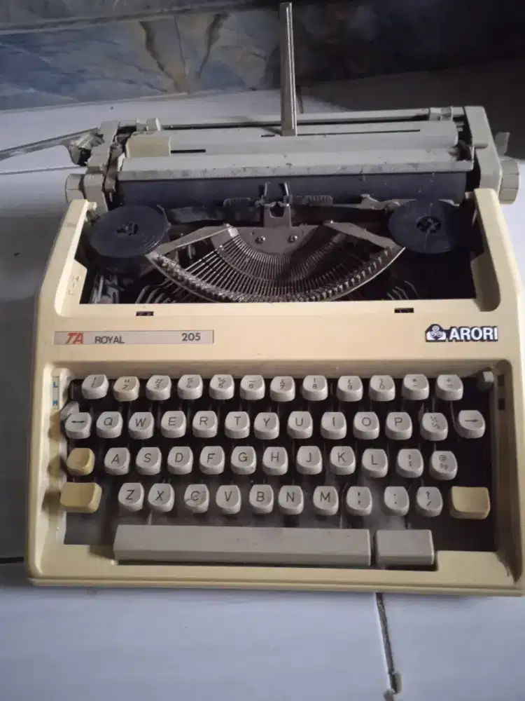 Jual mesin tik ARORI,,TA,ROYAL,205