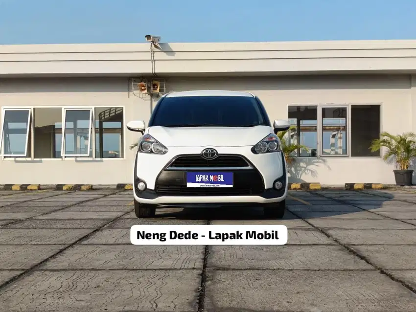 Toyota Sienta 1.5 V CVT 2018