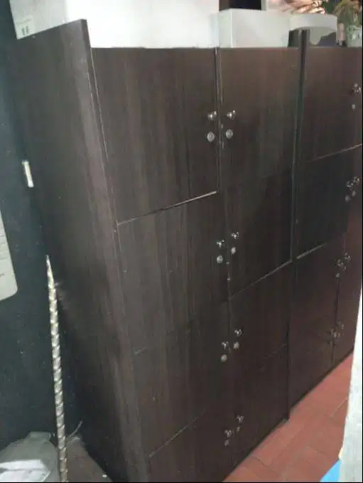 Loker Kayu 8 Pintu