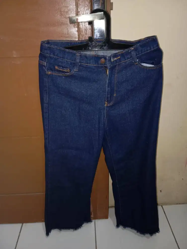 Di jual cepat celana levis rajut